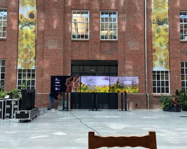 vangoghtentoonstelling3x86inchtv